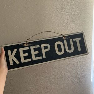 Brandy Melville Wood Sign: Keep Out